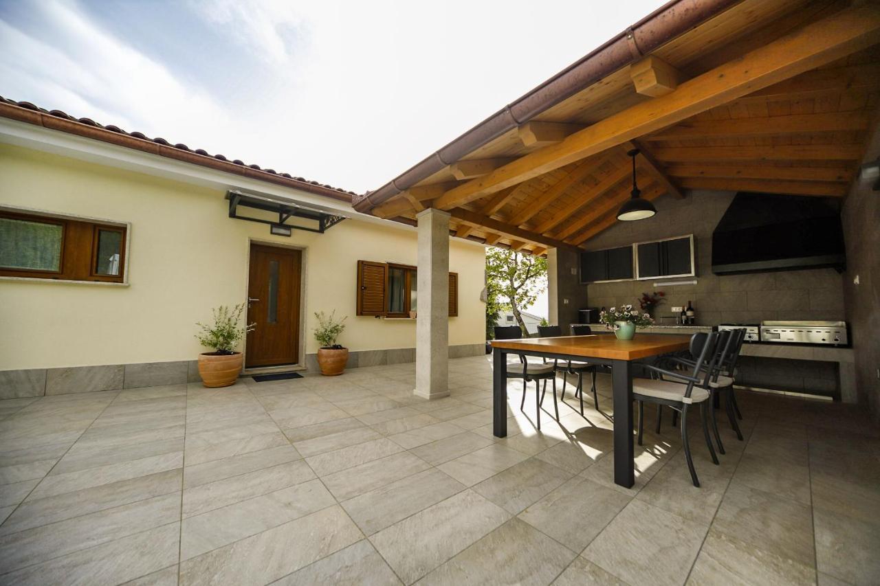 Casa Tilia Villa Sapjane ภายนอก รูปภาพ